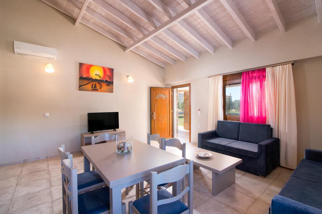 לימנריה Olive Land Villas חדר תמונה